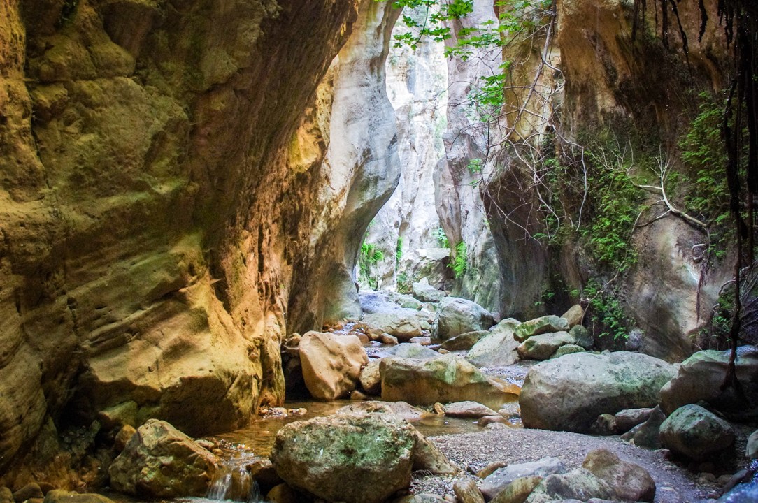 Hikking the Avakas Gorge in Cyprus