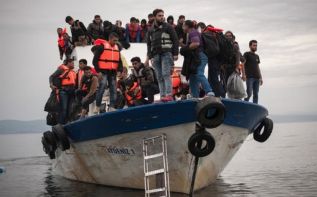 Беженцы у берегов Акротири