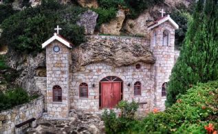 Пещерная церковь недалеко от Писсури