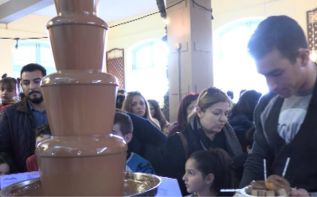 Фестиваль шоколада в помощь детям