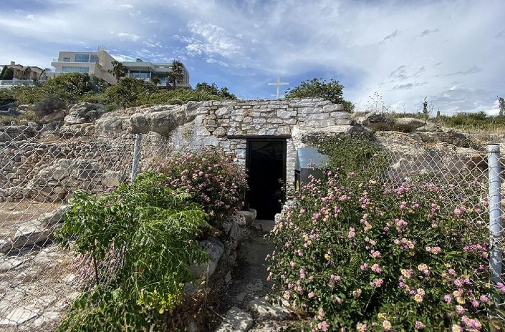 Посетите малоизвестную пещерную церковь в Лимассоле