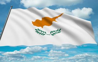 Как менялся флаг Кипра