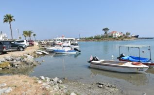 Рыбацкие лодки в порту Фамагусты. Фото cyprus-mail.com