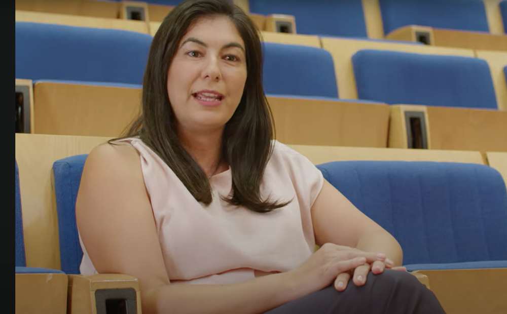 Ученая с Кипра получила премию ЮНЕСКО за исследования рака