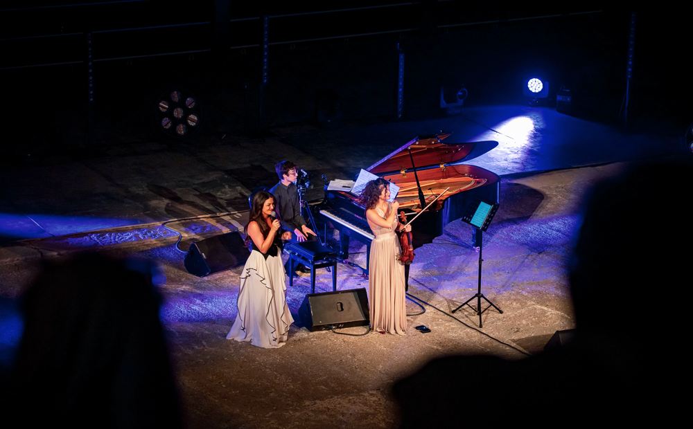 «Музыкальные истории» Матеи Леко: незабываемый вечер в древнем театре