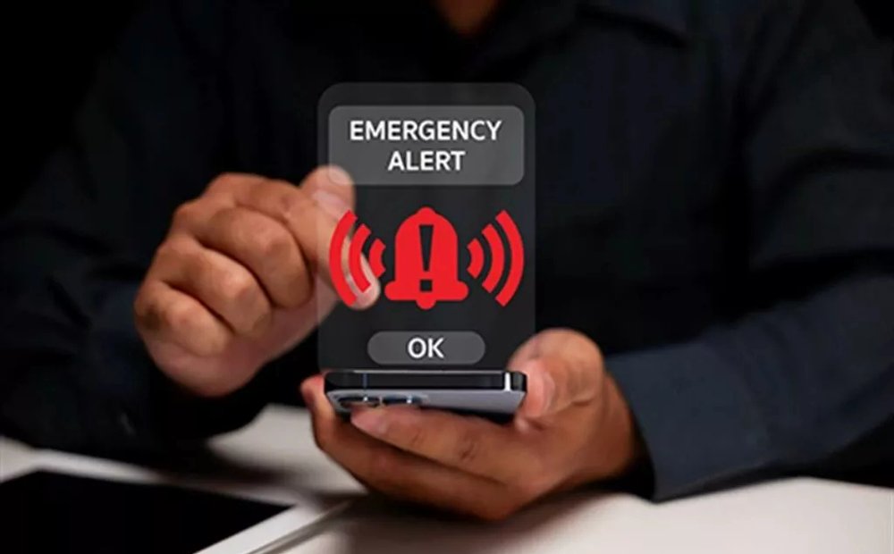 CY-Alert: какие настройки телефона необходимо проверить владельцам iPhone и Android